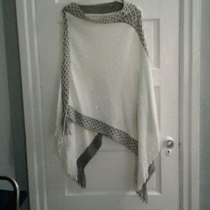 Sequins grey and white nitted cape.